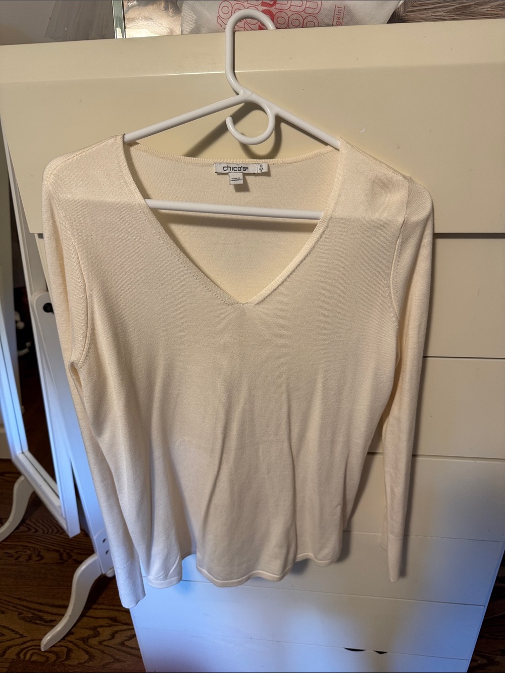 Chico's Cream V-Neck Long Sleeve Top